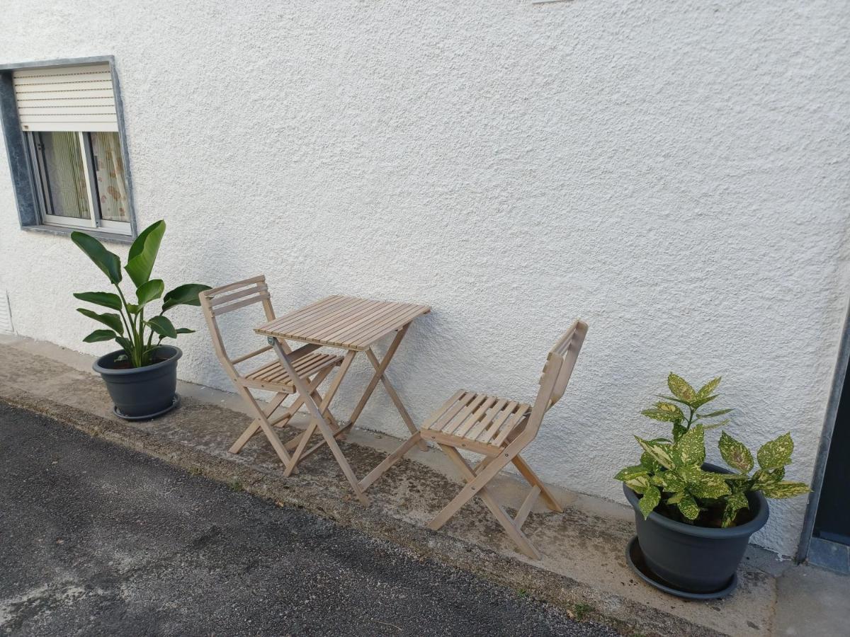 De Ca - Suite Com Acesso Independente E Kitchenette 洛萨 外观 照片